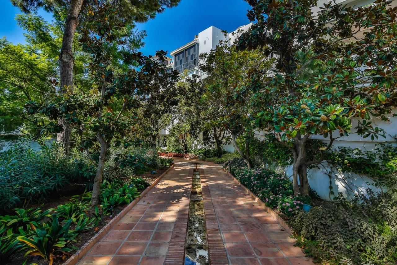 Jardines Las Golondrinas Apartments Elviria マルベーリャ エクステリア 写真