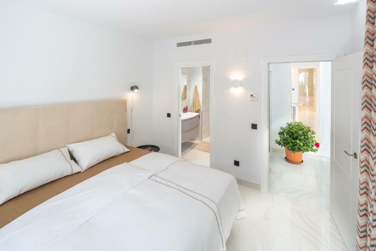 Jardines Las Golondrinas Apartments Elviria マルベーリャ エクステリア 写真